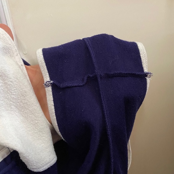 Vs PINK Navy blue and white shorts - Picture 3 of 4